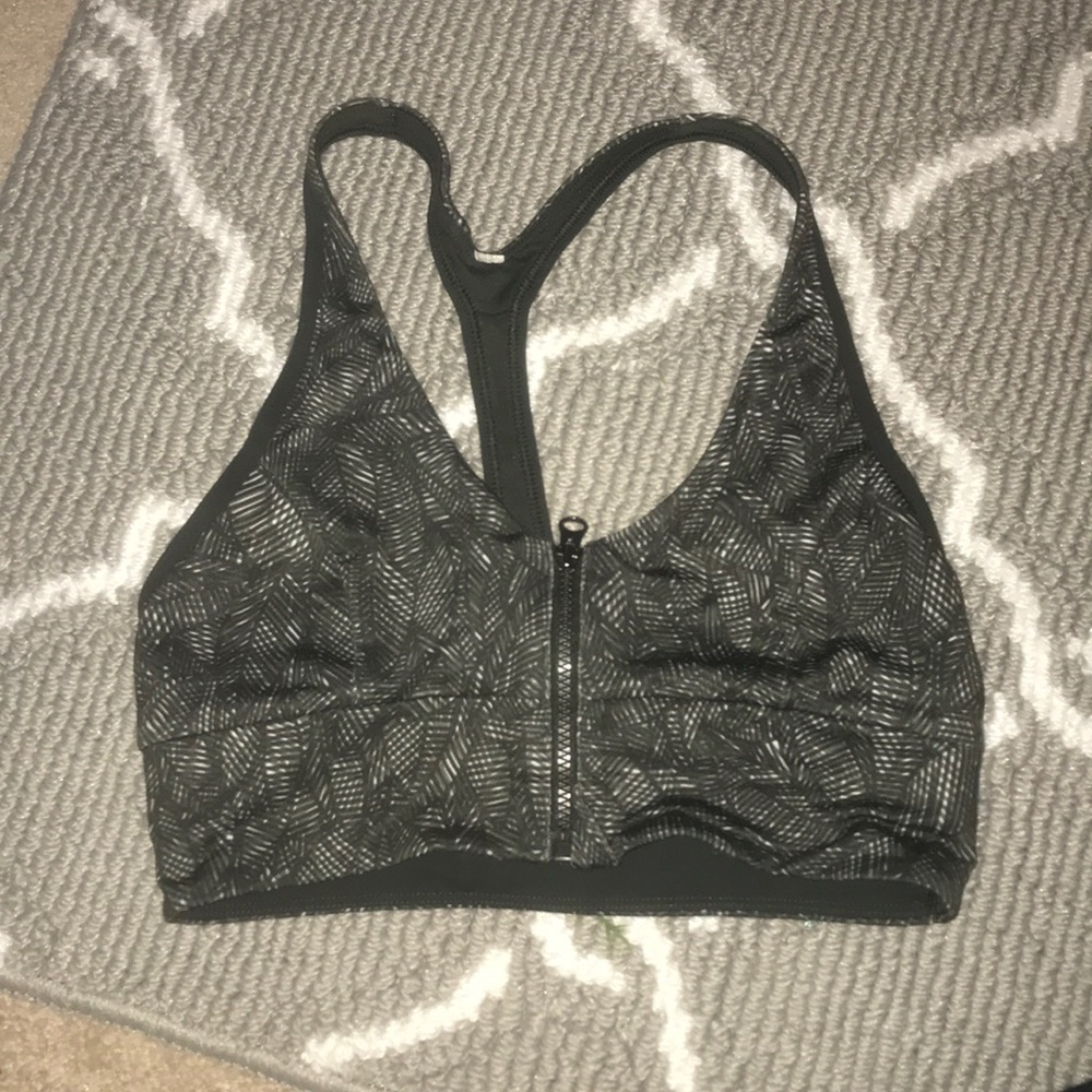 Lululemon sports bra